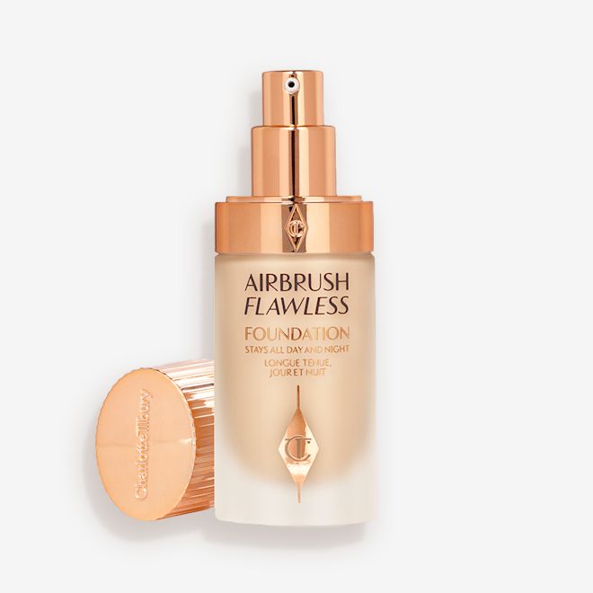 Packshot Airbrush Flawless Foundation 4 Warm (Doré) ouvert avec bouchon Packshot Airbrush Flawless Foundation 4 Warm (Doré) ouvert avec bouchon