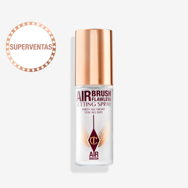 Airbrush Flawless Setting Spray cerrado Un spray fijador de tamaño para viaje cerrado, en envase transparente con tapa dorada.