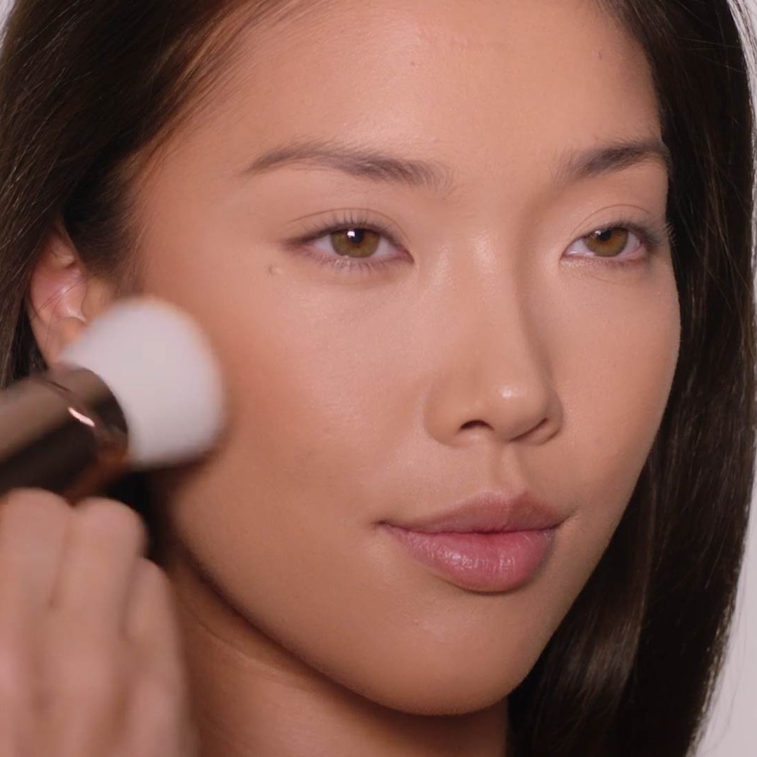 Step 3 in Charlotte's 90s Makeup Look: apply bronzer