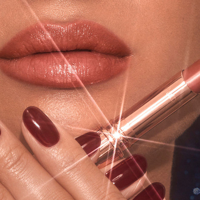 Glow Kiss Lipstick model