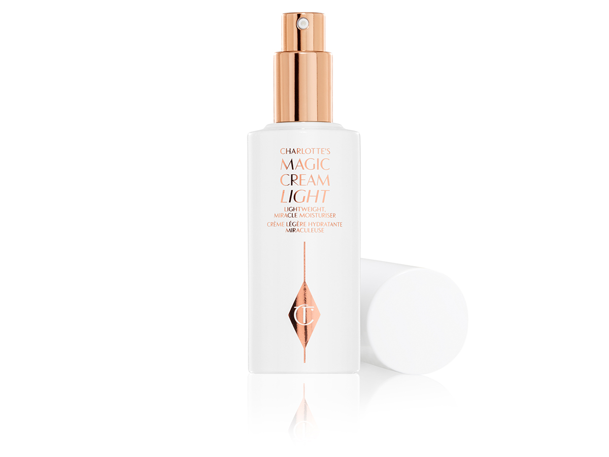 Magic Cream Light ist Charlottes luftig-leichtes Gegenstück zu ihrer ursprünglichen Magic Cream