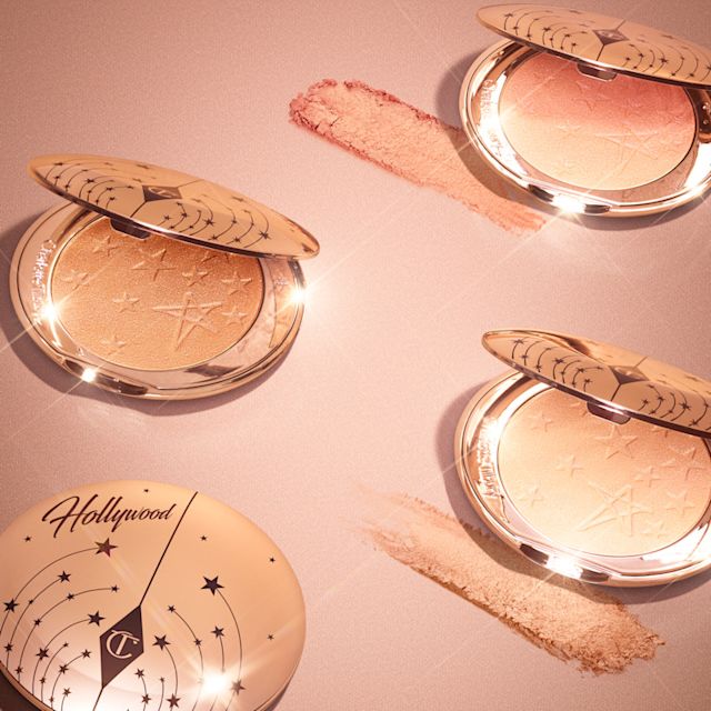 3 tonos del Hollywood Glow Glide Face Architect Highlighter con muestras de texturas