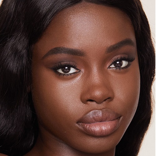 Compact powder for dark skin