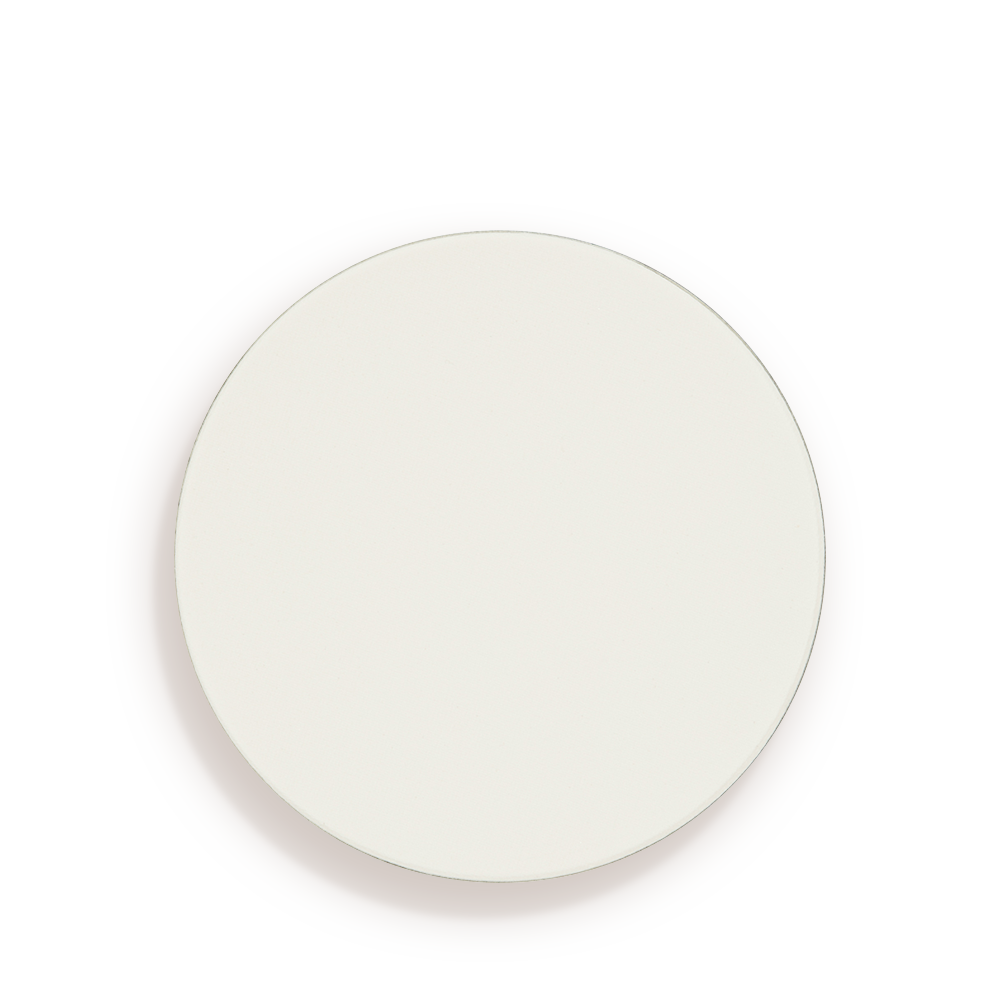 Swatch of a brightening, setting powder compacts in white.