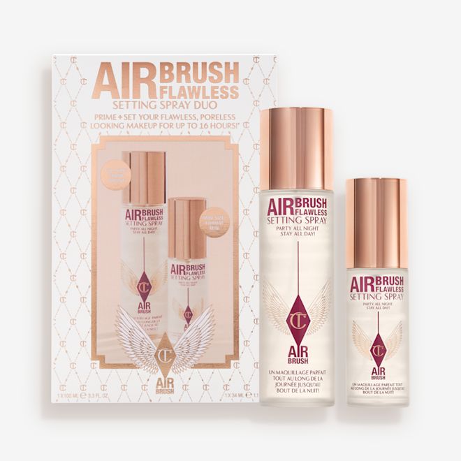 Foto del envase de Airbrush Flawless Setting Spray Duo con productos para el blog Foto del envase de Airbrush Flawless Setting Spray Duo con productos para el blog