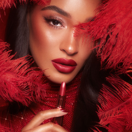 Jourdan Dunn indossa Cinematic Red