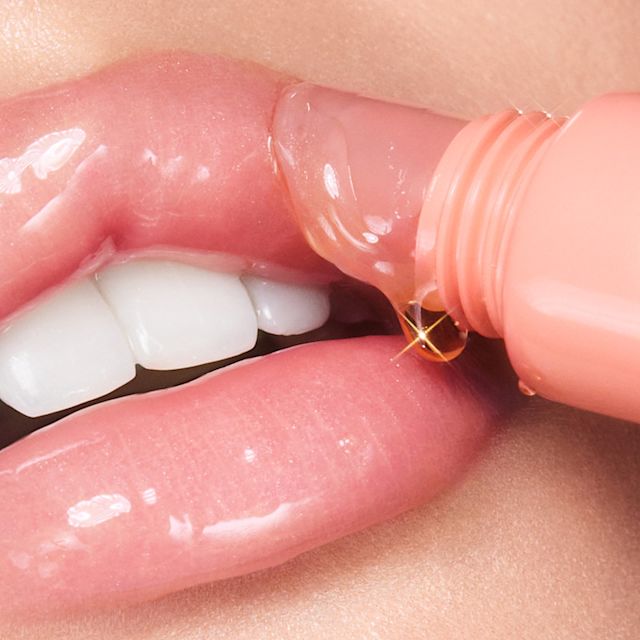 Unreal Lip Oil Pure Peach close up
