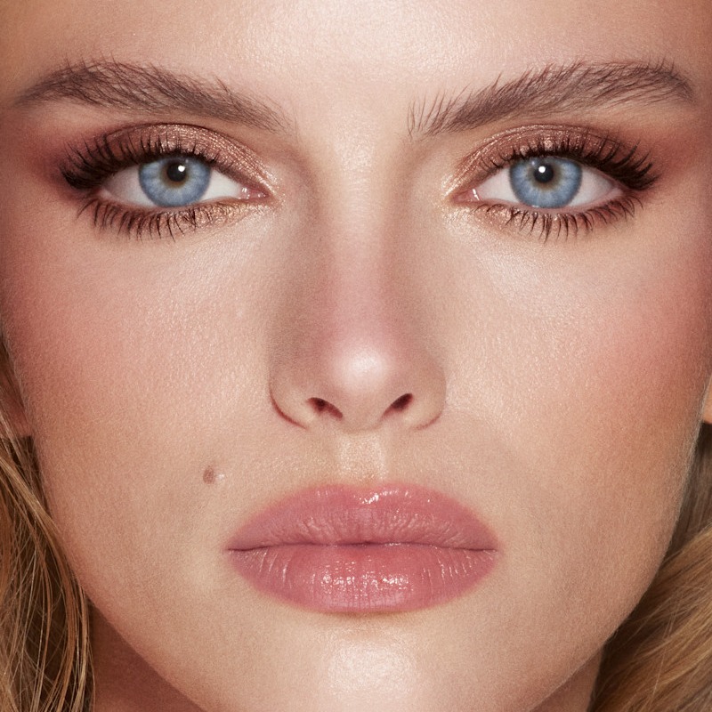 Eye makeup for hooded eyes