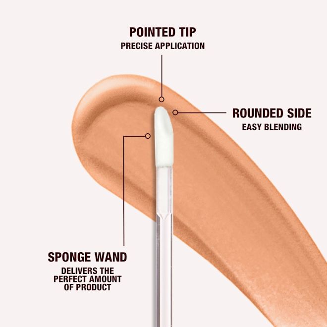 Beautiful Skin concealer applicator details Close-up of a concealer applicator with a pointed tip for precise application, rounded side for easy blending, and sponge wand that delivers the perfect amount of product.