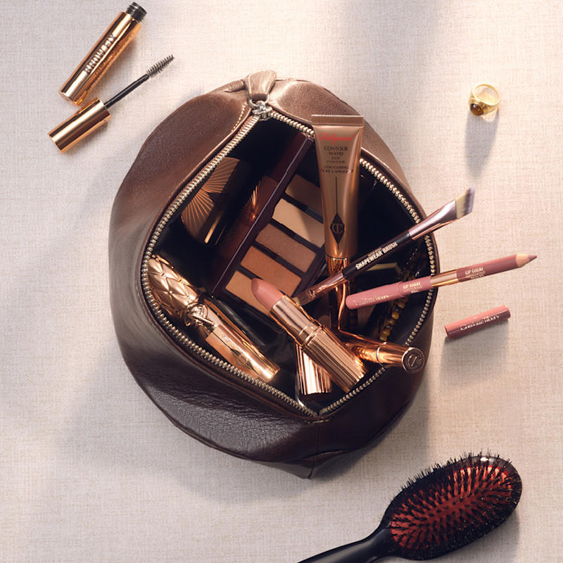 Georgina Rodriguez makeup bag matte eyeshadow palette