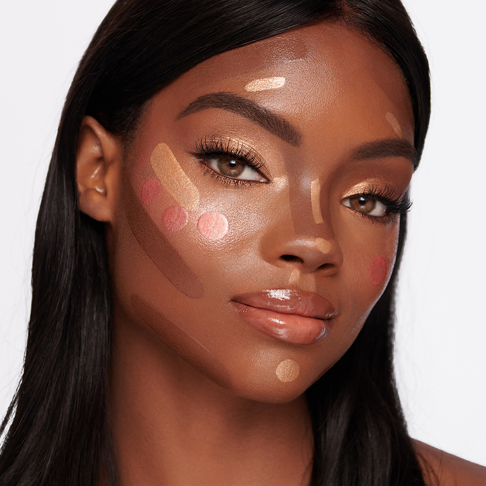 Bronzer E Contouring: Qual'è La Differenza?