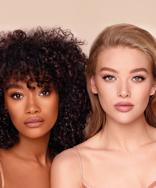 Airbrush Flawless Foundation Model Duo Image