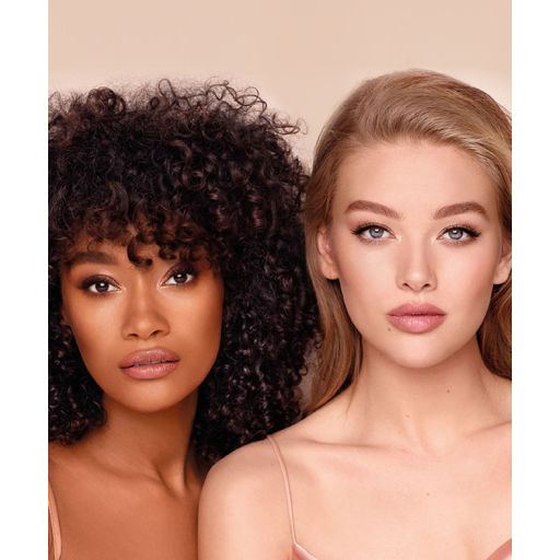 Airbrush Flawless Foundation Model Duo Image