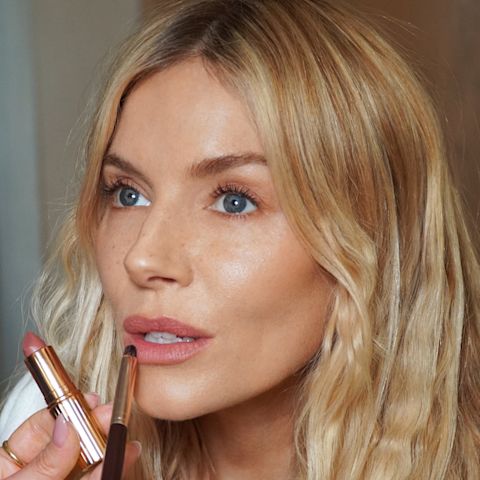 Look de maquillage des prix de mode Sienna Miller