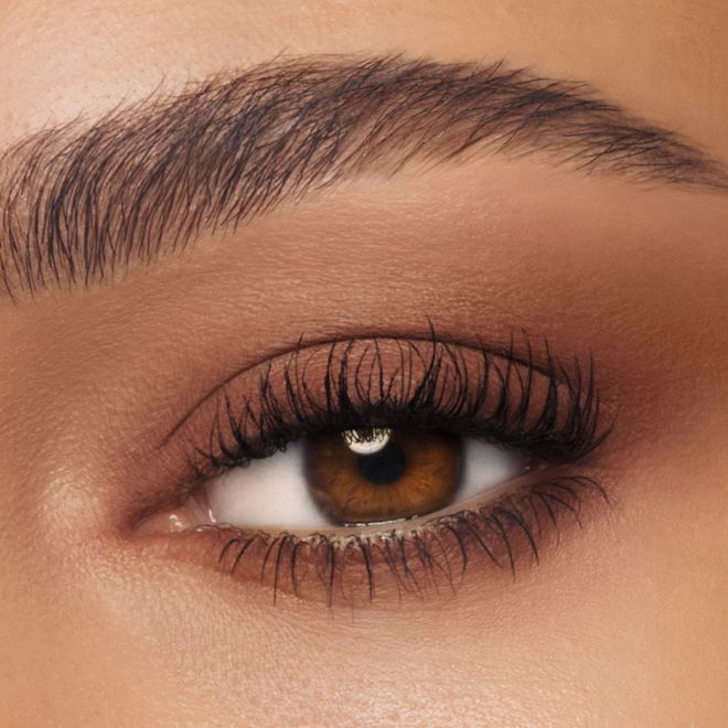 Exagger-eyes Eyeshadow Stick - Desert Sculpt Model Close Up Exagger-eyes Eyeshadow Stick - Desert Sculpt Model Close Up