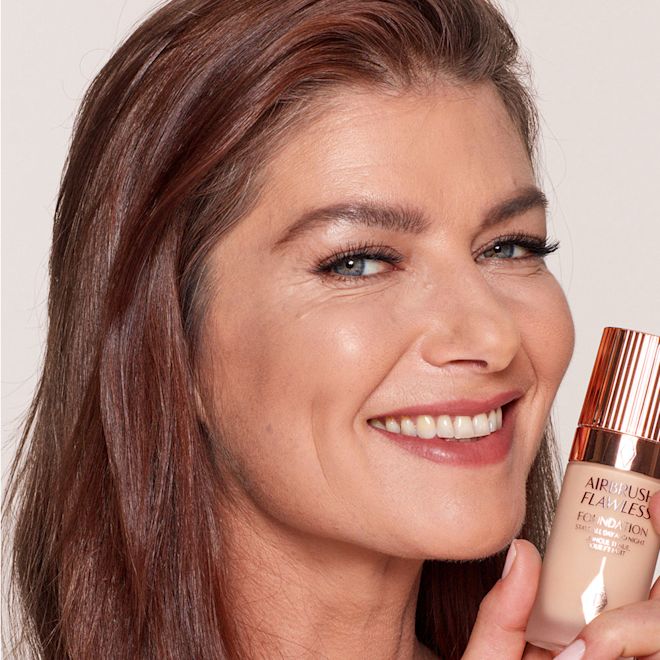 Airbrush Flawless Foundation 7 warm model Airbrush Flawless Foundation 7 warm model