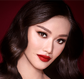 The Bombshell JessieLi Model