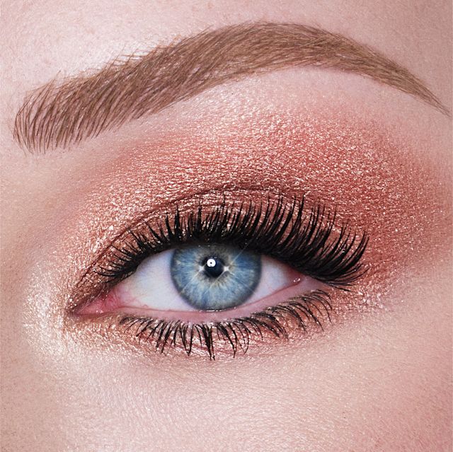 Model wearing an evening eye makeup look using Hypnotising Pop Shot in Rose Gold
