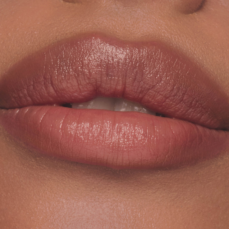 90s Kiss nude lipstick for tan skin