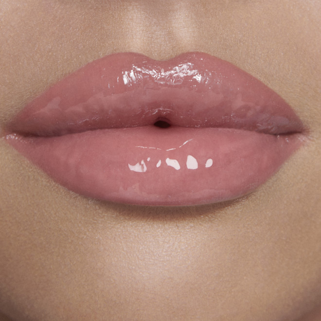 Lip Gloss & Mini Lipstick Kit in Icon Baby on fair model