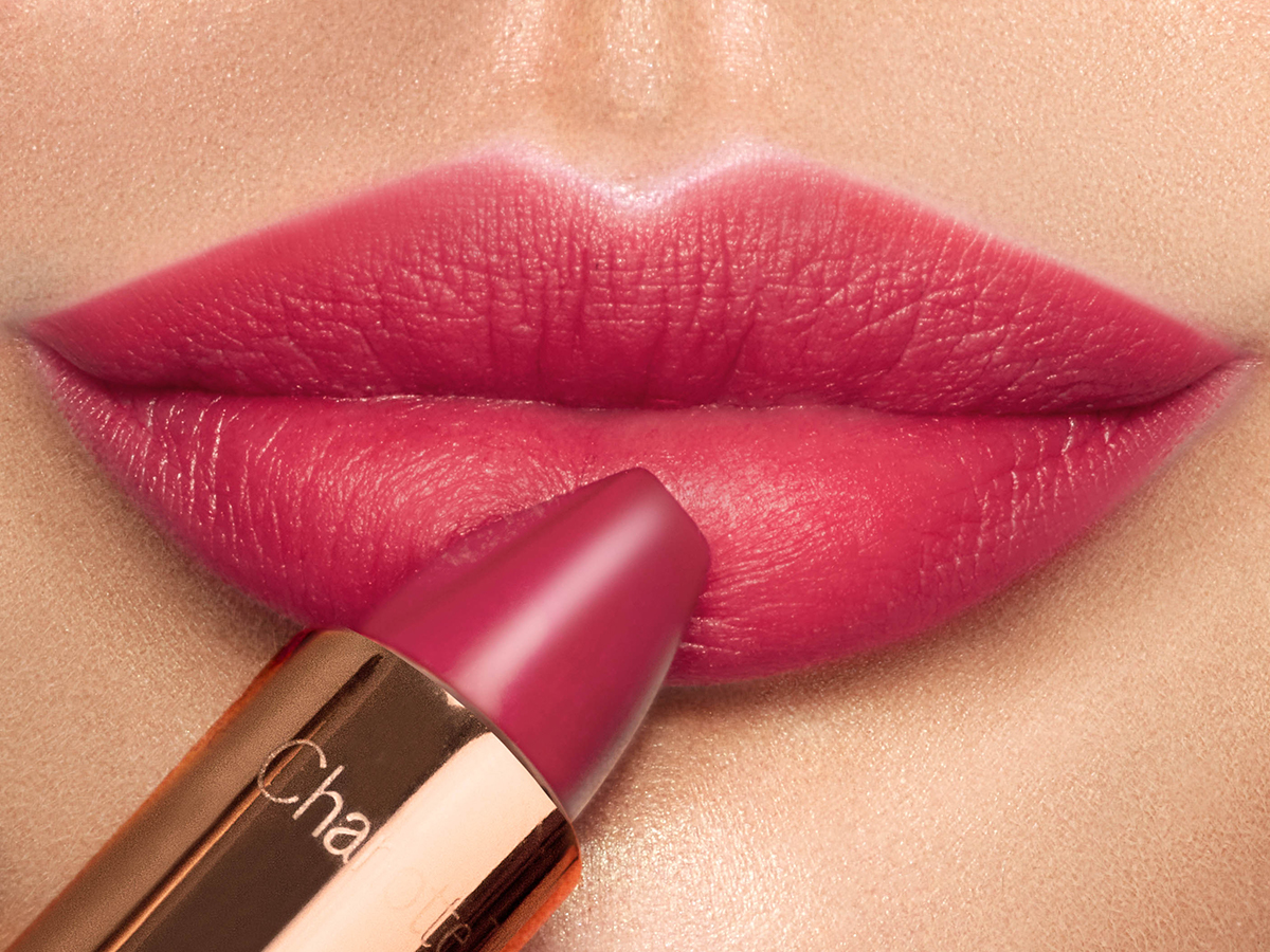 Matte Revolution Lipstick Gracefully Pink lip close up