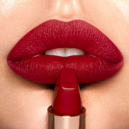 6 x the perfect red lipstick - Charlotta Eve
