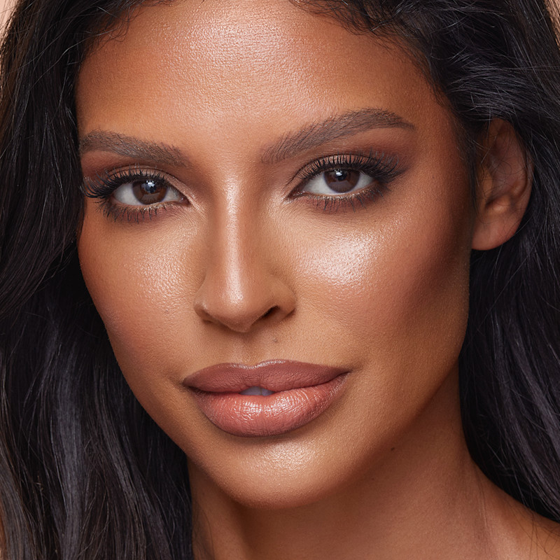 Bronzer and contour for tan skin