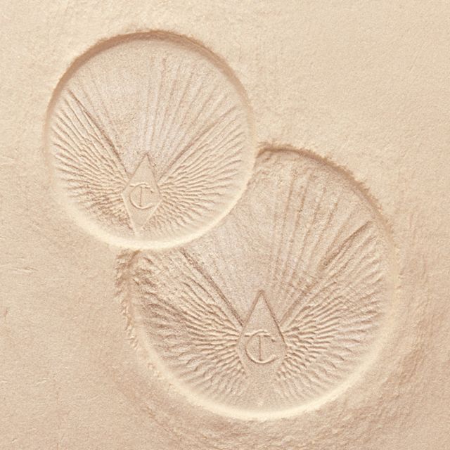 AIRbrush Flawless Blur Loose Powder texture swatch