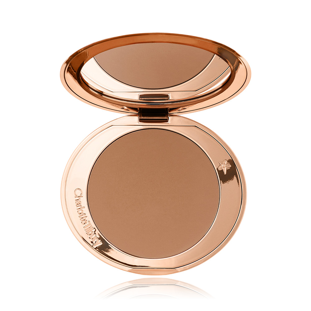 These 10 Face Bronzers Are The Essence Of A Sun-Kissed Summer Glow