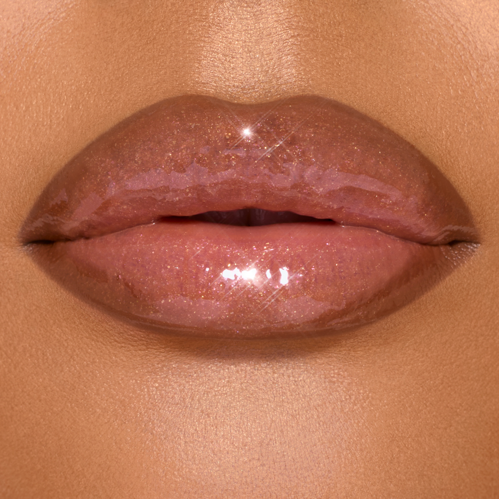 Plumpgasm in Nudegasm Diamonds on model