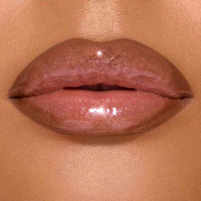 Plumpgasm in Nudegasm Diamonds on model Plumpgasm in Nudegasm Diamonds on model