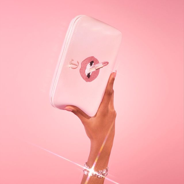 Come organizzare il trucco nella nuova trousse Pillow Talk di Charlotte