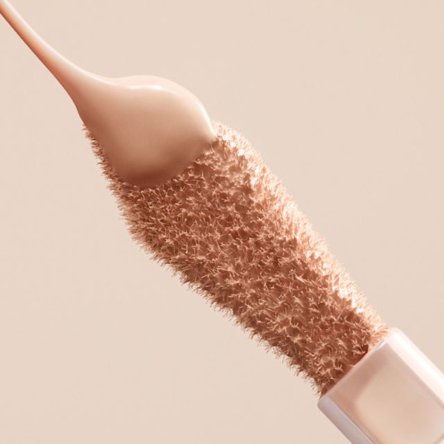 Fórmula del corrector de cobertura total sin arrugas Airbrush Flawless Blur Concealer