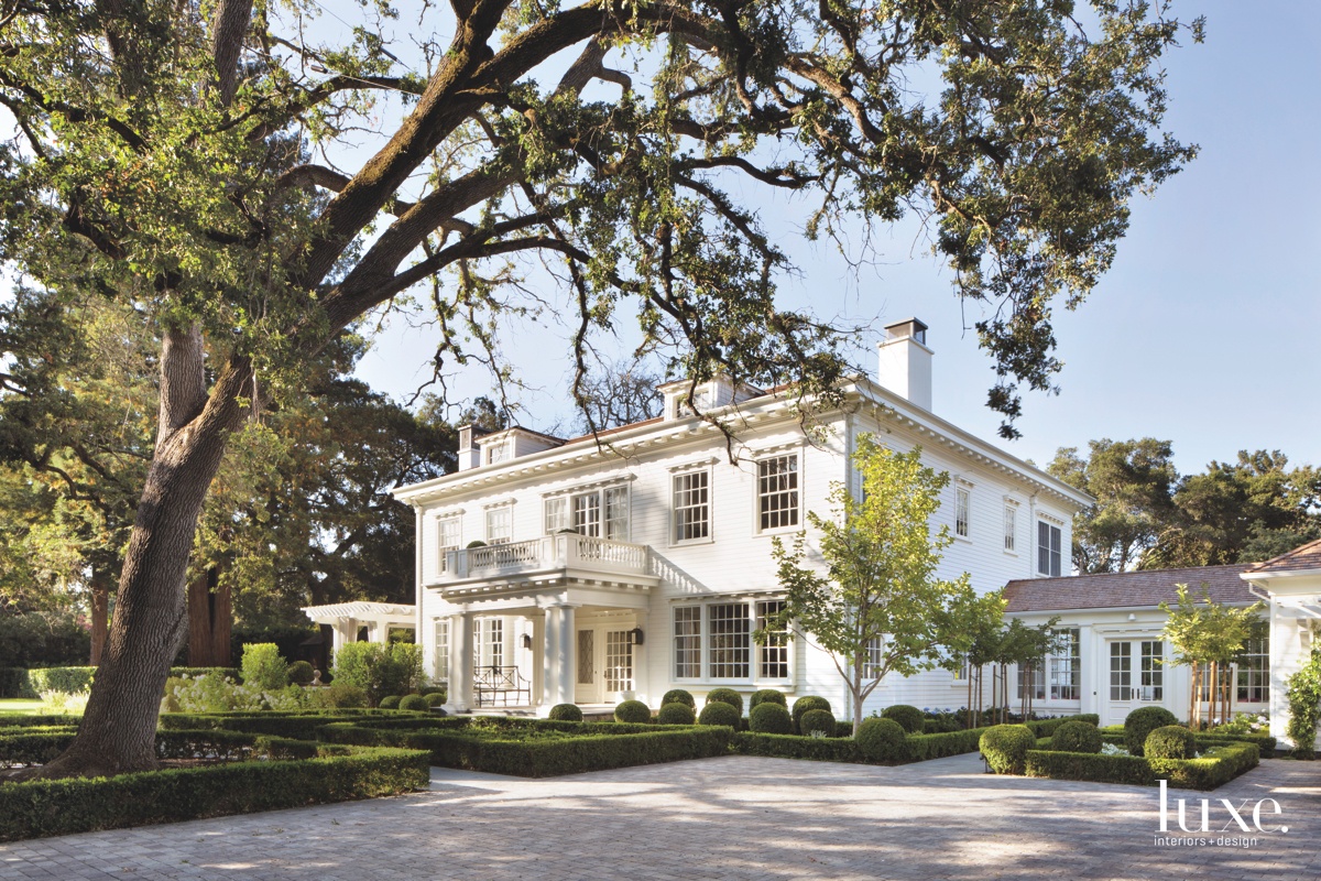 A Turn-Of-The-Century Home Flourishes Once Again