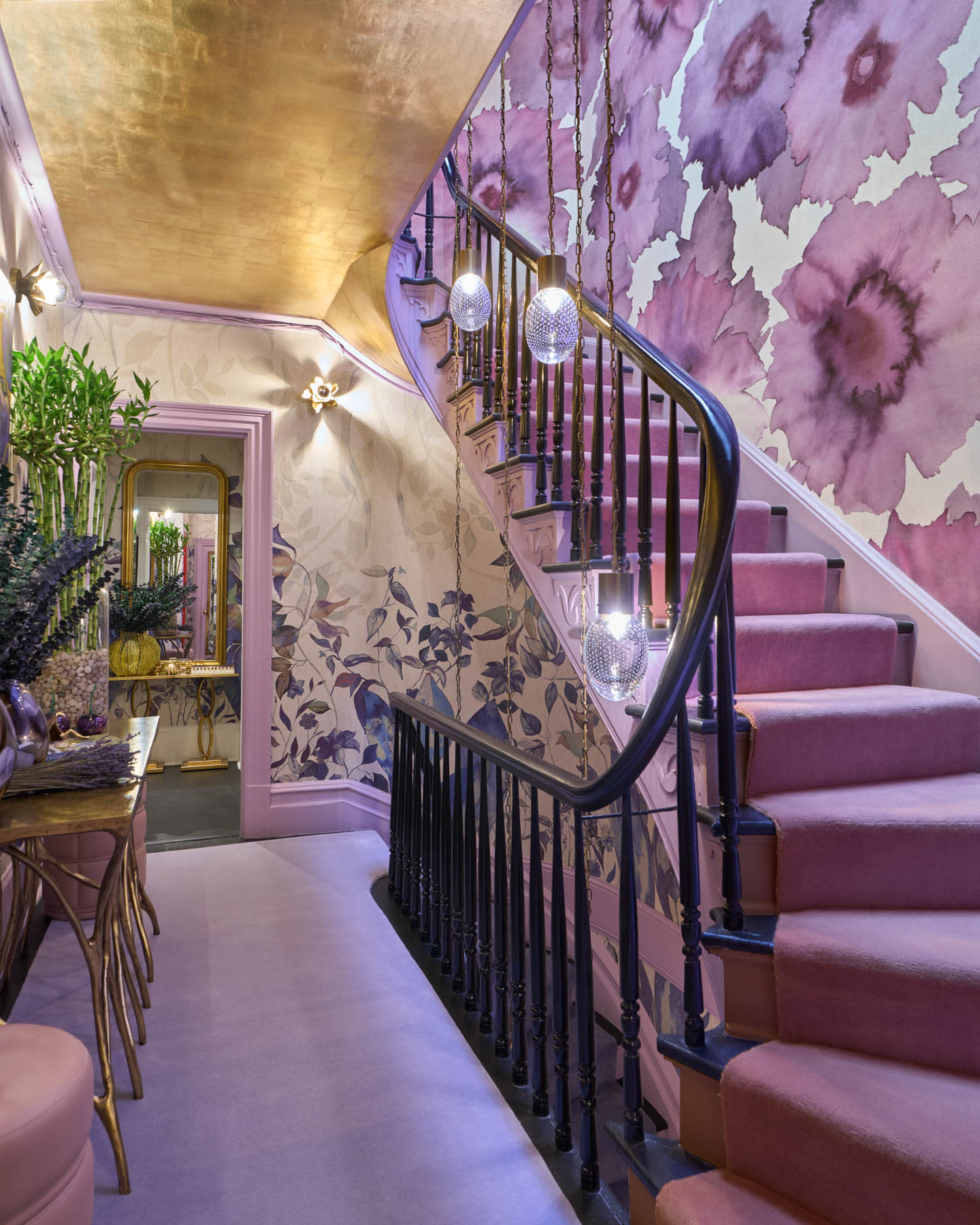 purple staircase with bubble glass pendant lighting at Kips Bay Showhouse New York 2025