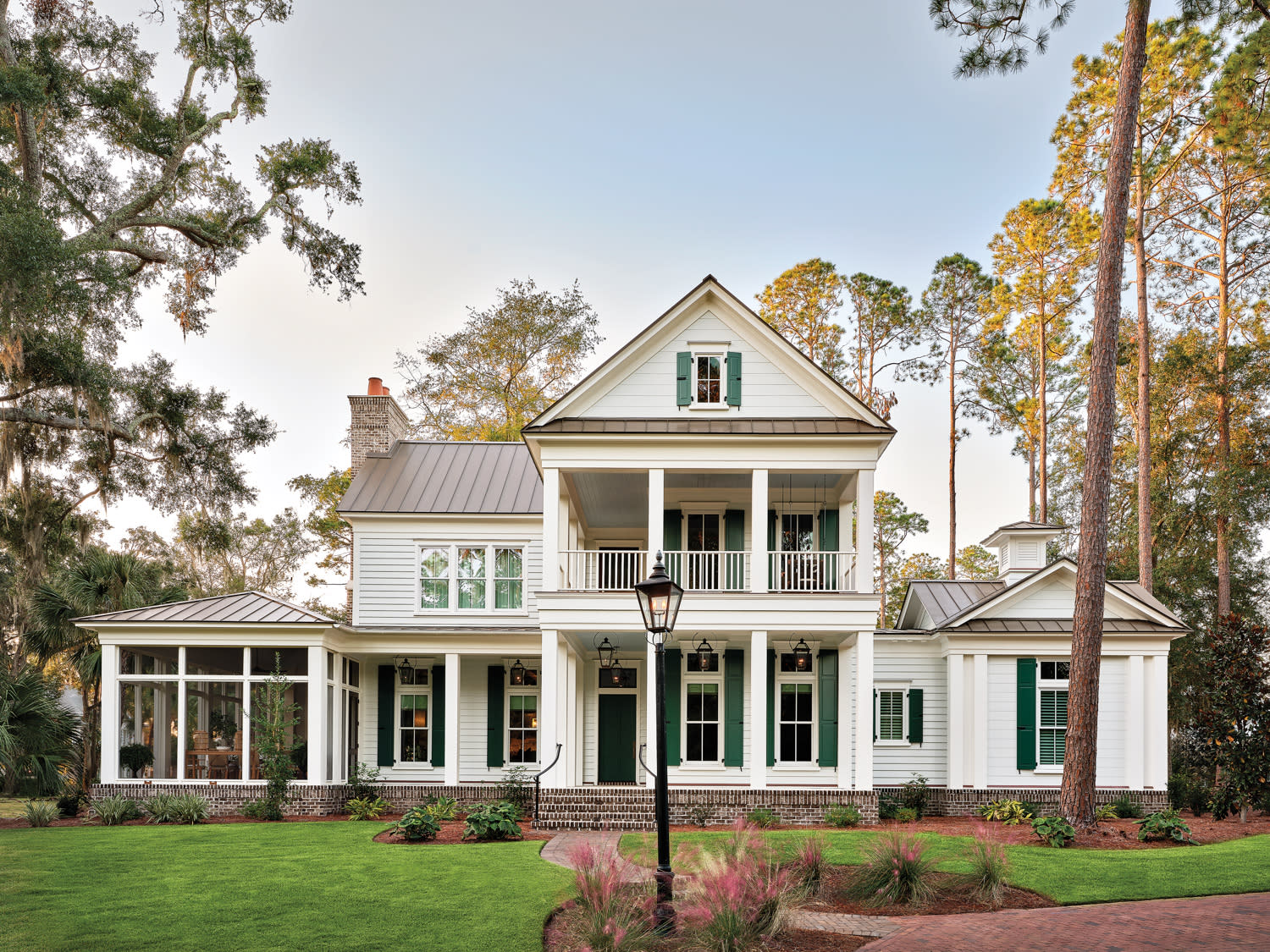 traditional Southern Colonial home exterior