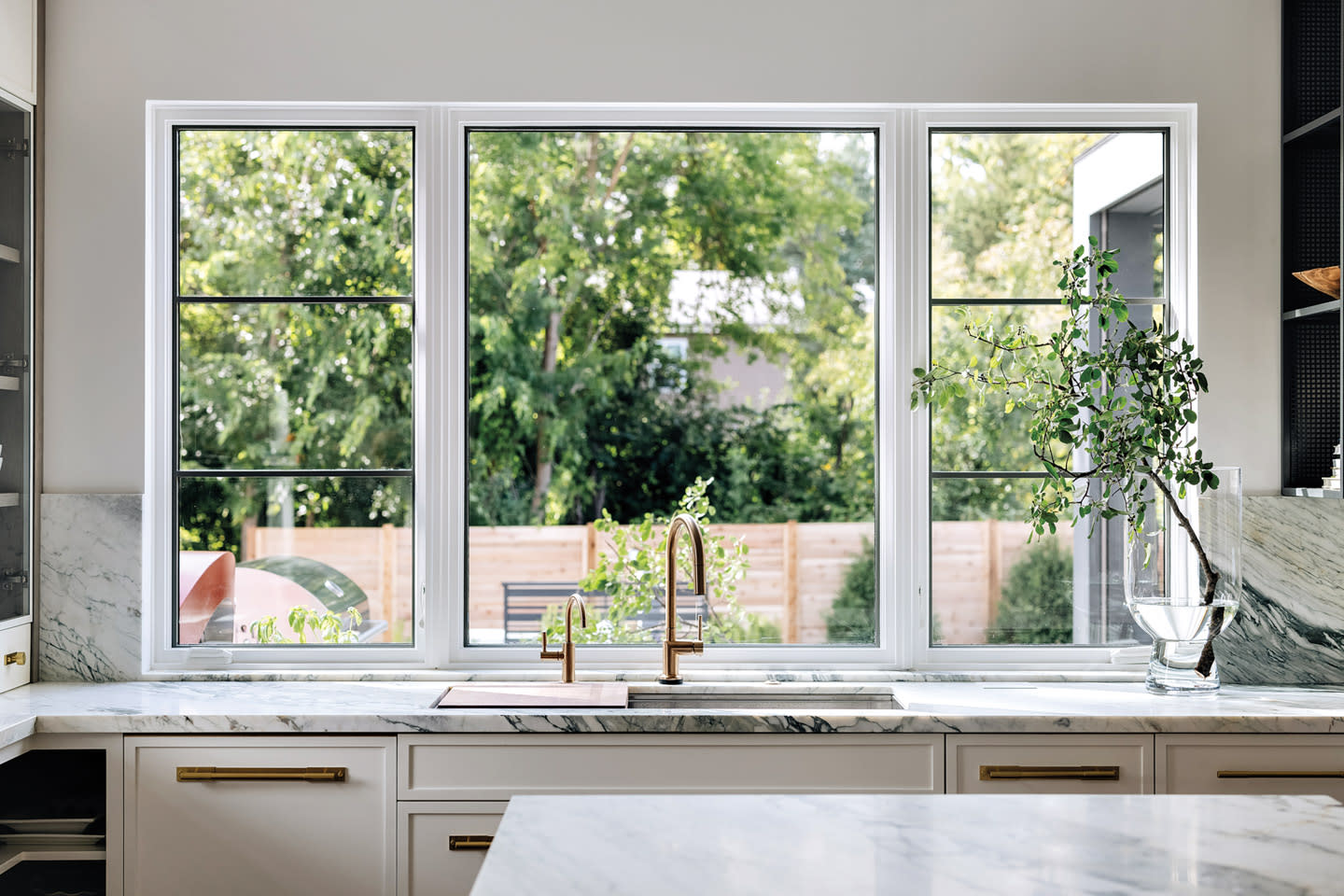 bright and airy kitchen