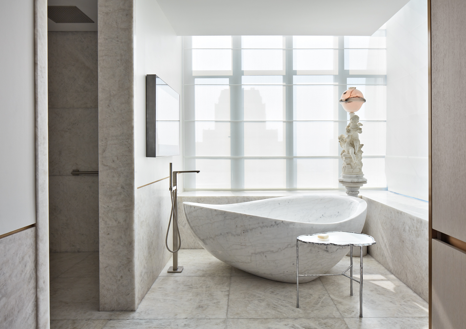 This Penthouse May Just House The Highest Fireplace In Chicago | Luxe ... - Luxury Penthouse Rentals With Electrical Fireplaces