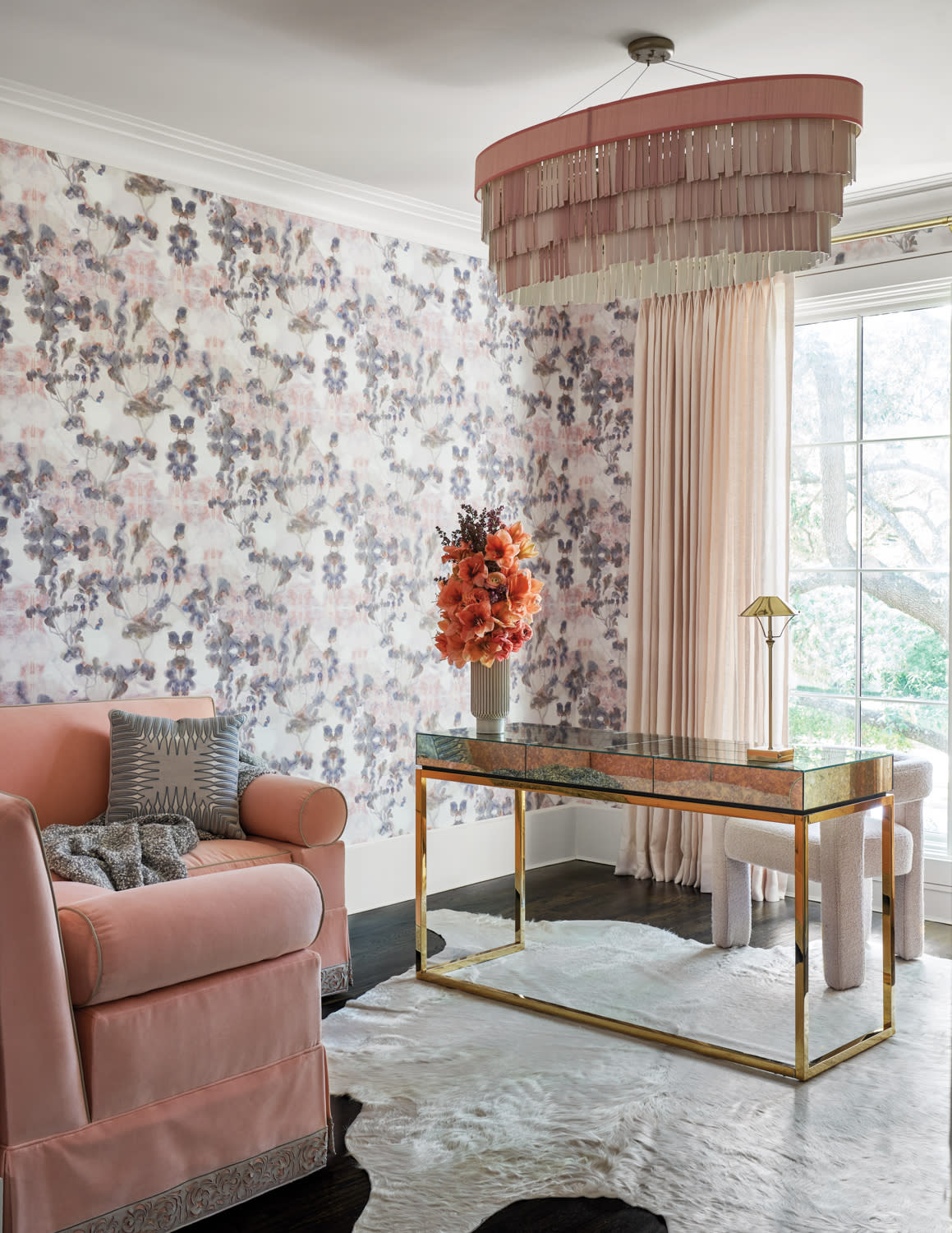 office featuring floral wallpaper and feminine colors