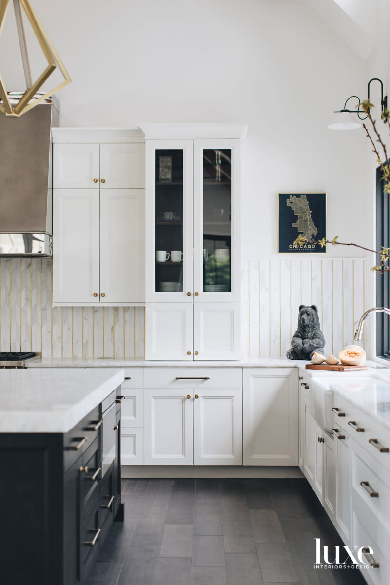 white farmhouse kitchen with iceberg quartzite countertops