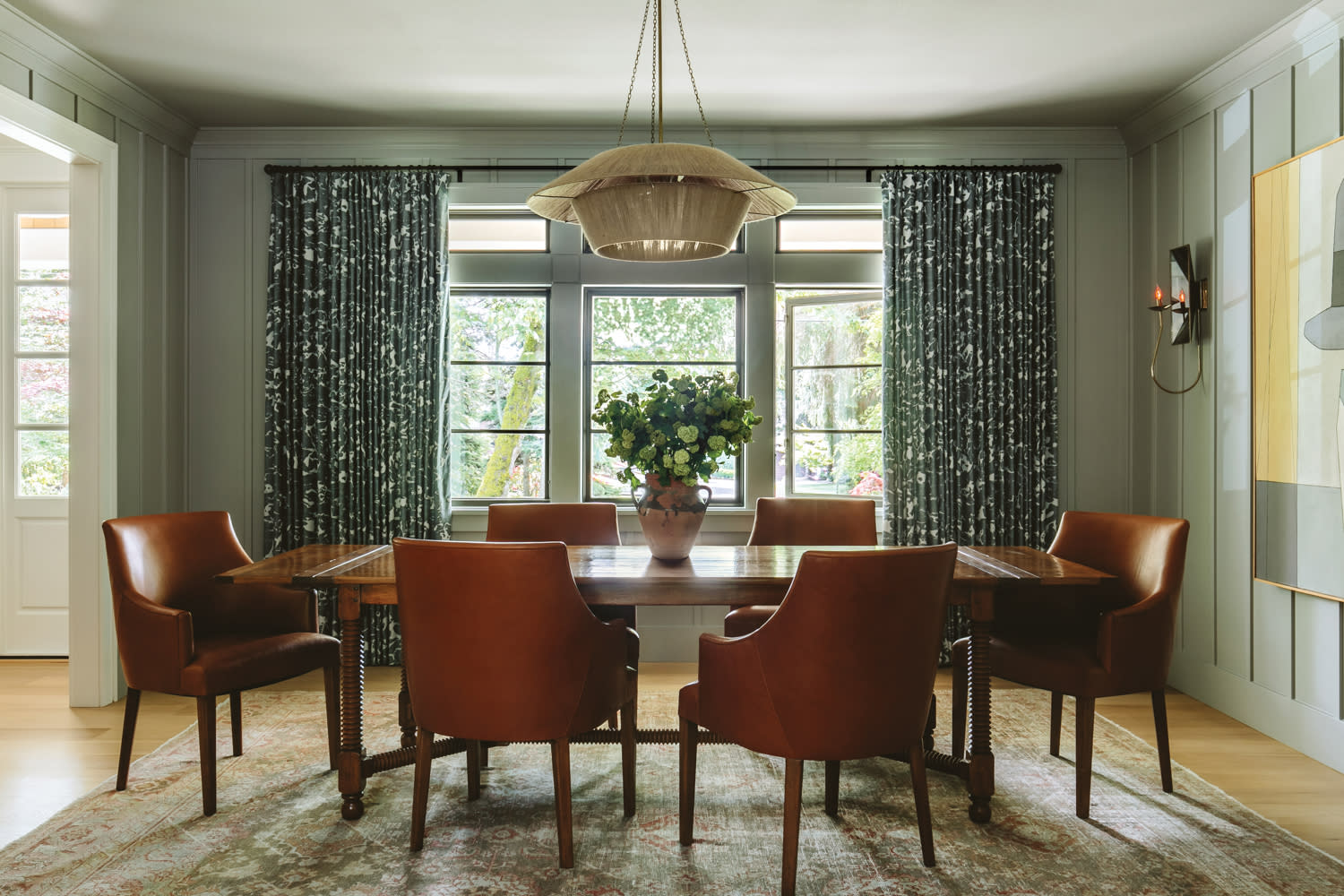 cozy dining room with leather chairs 