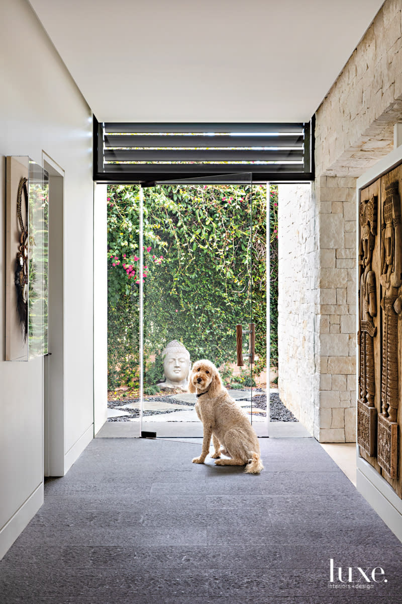 Laguna Beach entry with dog