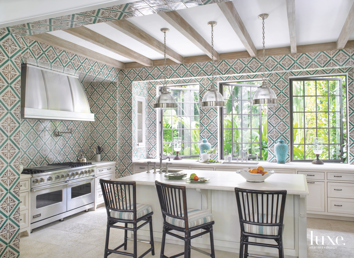 traditional kitchen green diamond wallpaper