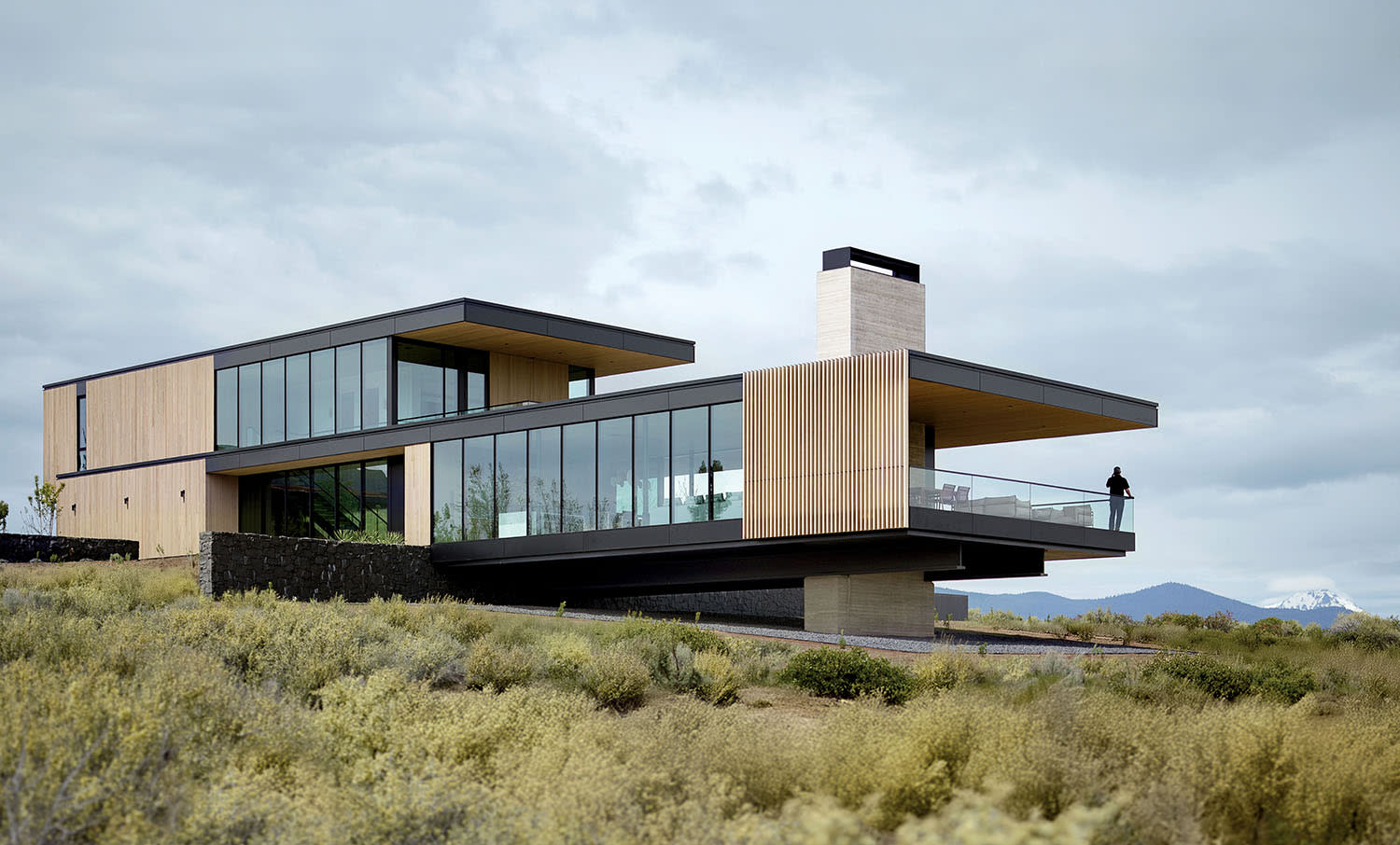 modern structural exterior of an Oregon home