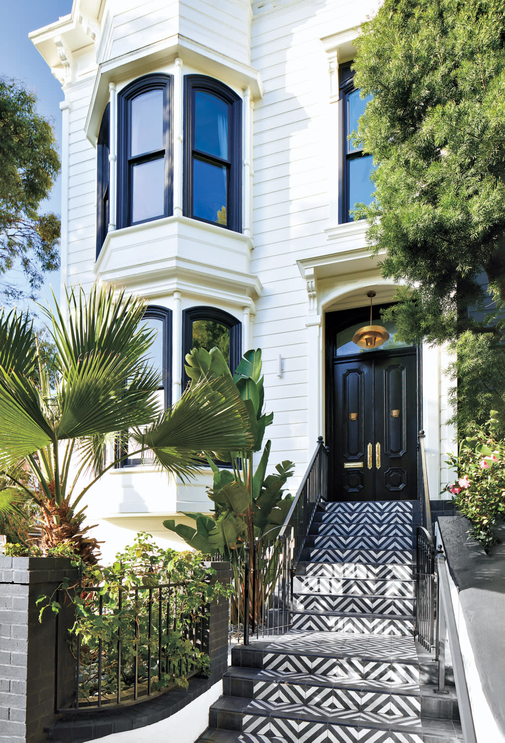 The outside of this San Francisco Victorian is painted black and white.