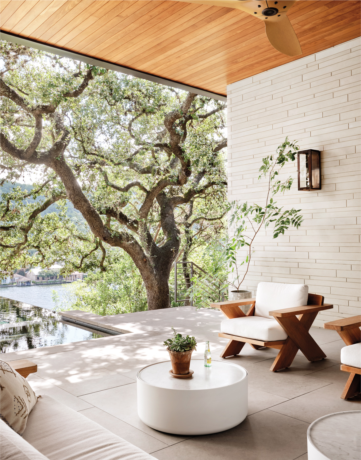 Peek Inside A Playfully Contemporary Home Overlooking Lake Austin ...