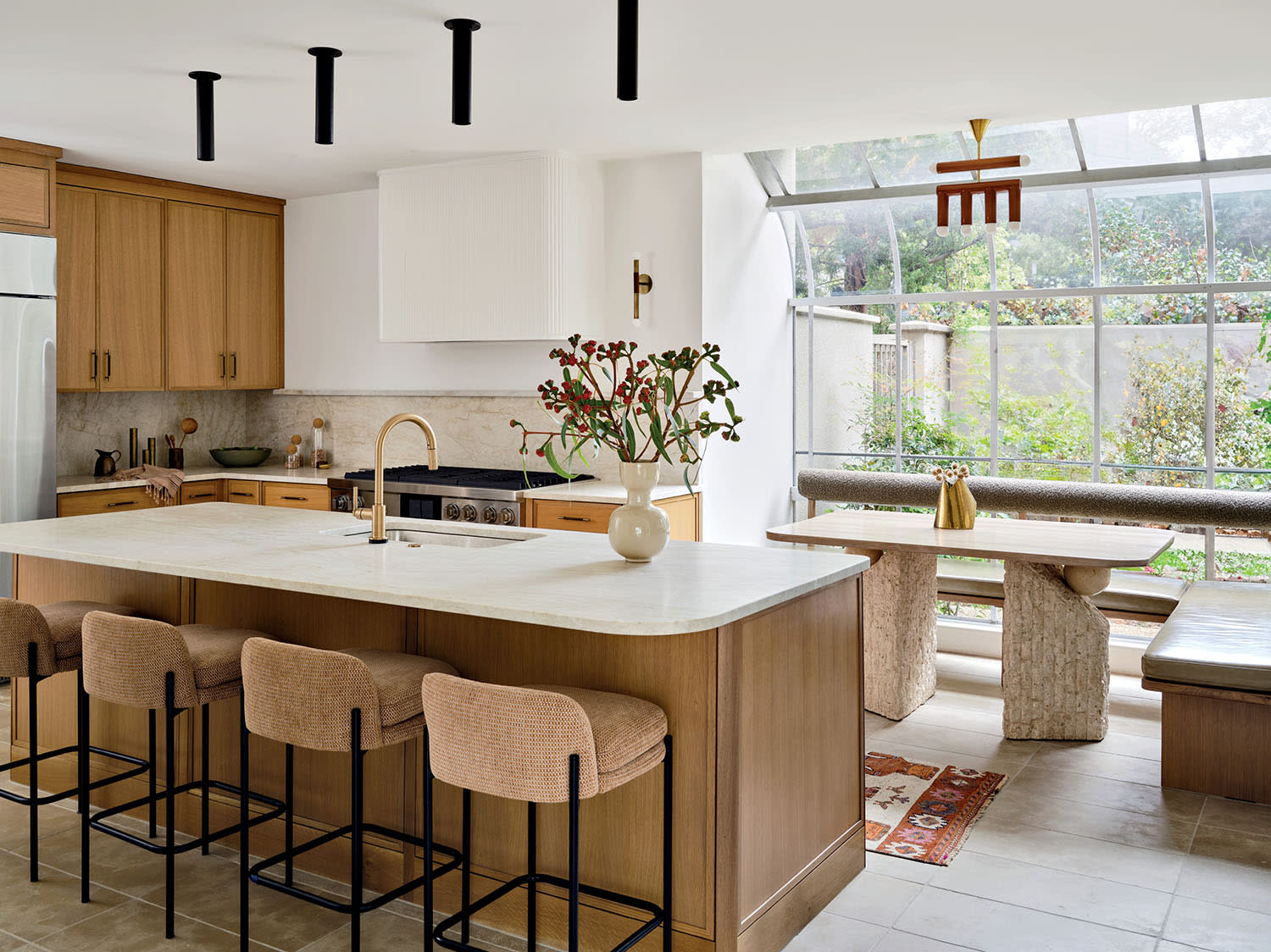Postmodern kitchen with 80s elements and a large island
