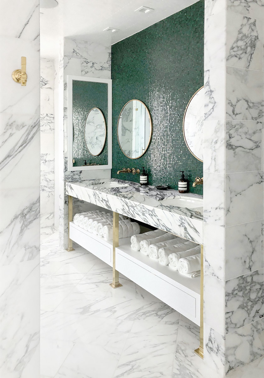 modern main bathroom with green backsplash