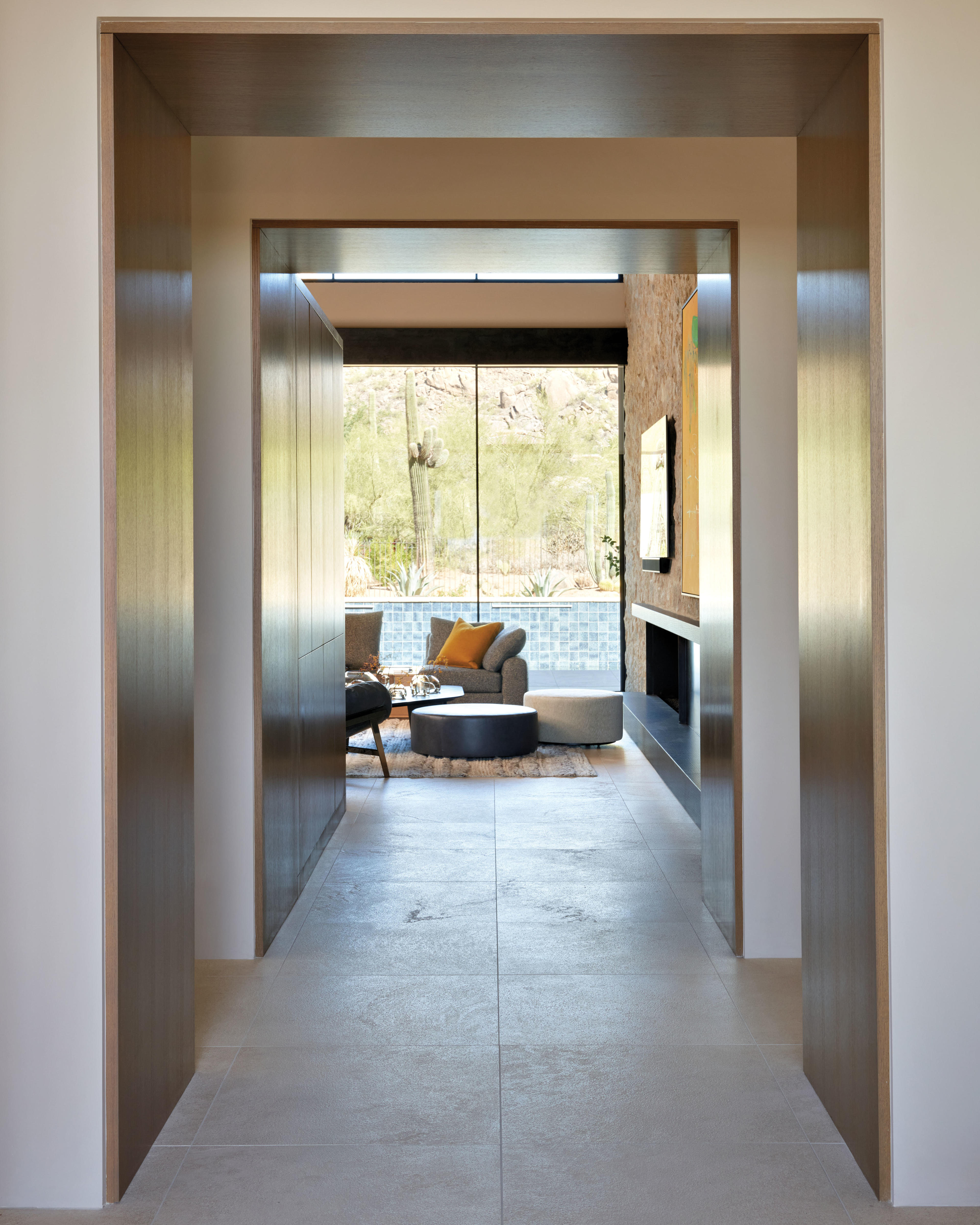 chic foyer with views of Pinnacle Peak