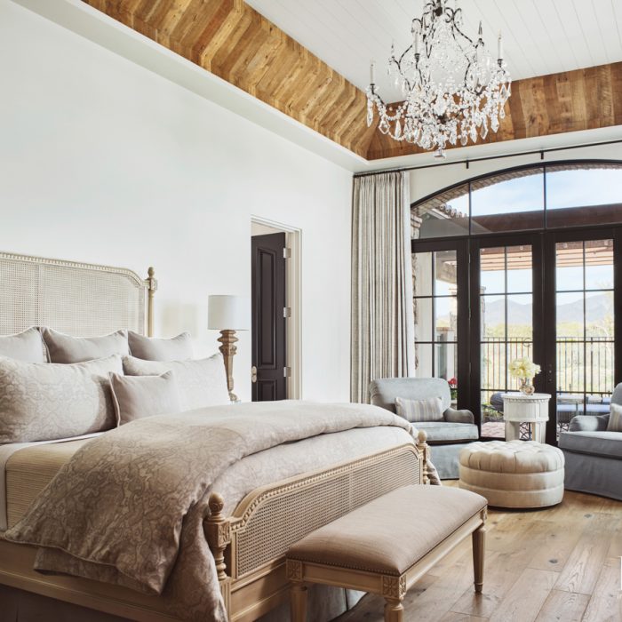 Rustic Materials Are Refined in a Scottsdale Getaway | Luxe Interiors ...